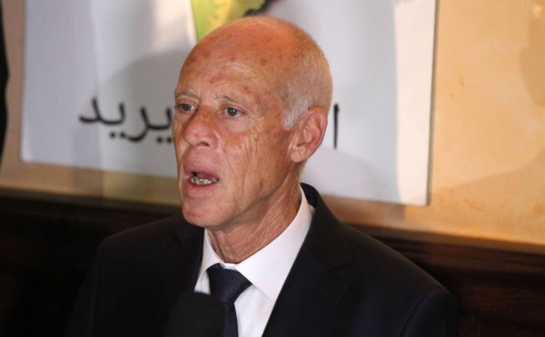 Tunisie: le président limoge le ministre de la Défense