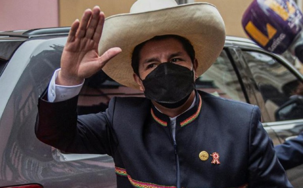 Pérou: Pedro Castillo a prêté serment comme nouveau président et promet un pays «sans corruption»