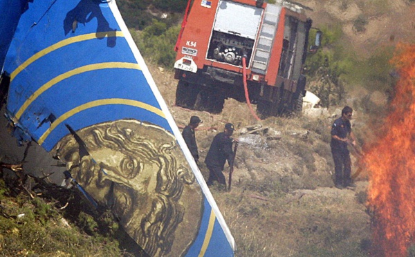 Incendies en Grèce: un avion bombardier d'eau s'écrase sans faire de victime