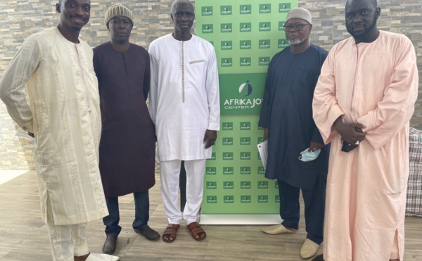 Alioune Tine demande au Président Macky à accorder de l’attention aux personnels de la RTS contre leur DG Racine Talla