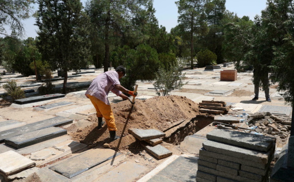 Covid-19 en Iran: le cap des 100 000 morts franchi, le retard dans la vaccination critiqué
