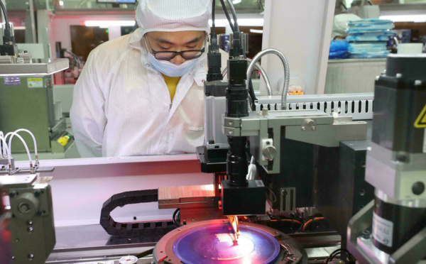 Semi-conducteurs: le géant chinois SMIC investit 7 milliards d'euros dans une usine