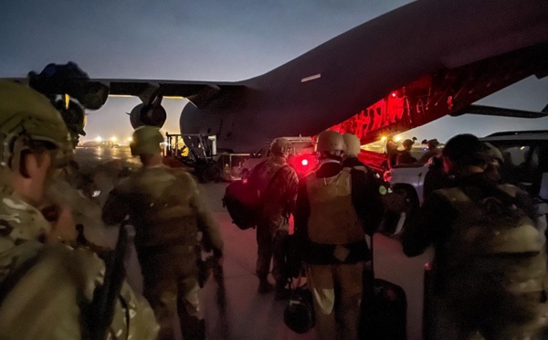 Washington a facilité le départ d'Américains d'Afghanistan, une première depuis leur retrait