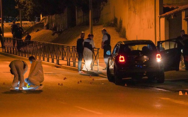 Fusillade dans une université russe: le bilan monte à huit morts (enquêteurs)