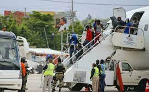 L'administration Biden accélère l'expulsion de milliers de migrants du Texas vers Haïti