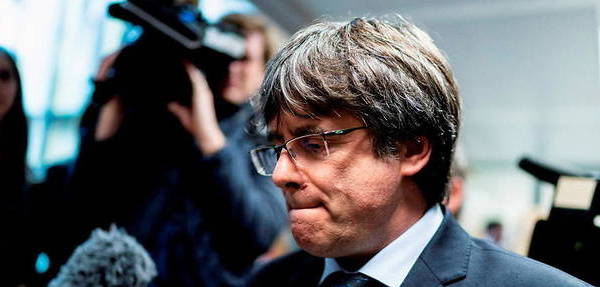 Espagne: le leader indépendantiste catalan Carles Puigdemont arrêté en Italie