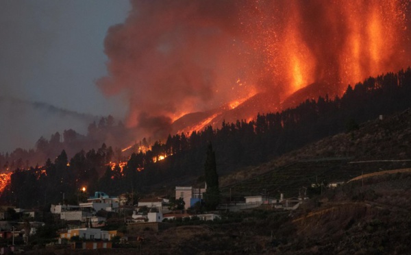 Éruption volcanique en Espagne: sept vols annulés à l'aéroport de l'île de La Palma, au Canaries
