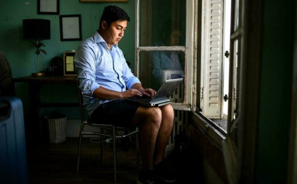 Elyaas Ehsas, journaliste afghan menacé par les talibans... et d'expulsion en France