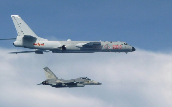 Taiwan: selon Taipei, un nombre record d'avions militaires chinois ont pénétré dans leur zone d'identification de défense aérienne