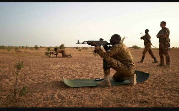 Burkina Faso: au moins 14 soldats tués lors d'une attaque dans le Centre-Nord