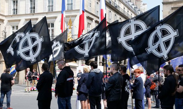 Ultradroite en France: quatre personnes mises en examen pour des projets d'actions violentes