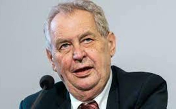République tchèque: le président Zeman hospitalisé au lendemain des législatives