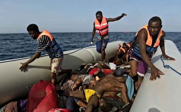 Grande Canarie: 44 rescapés et un mort retrouvés dans un bateau