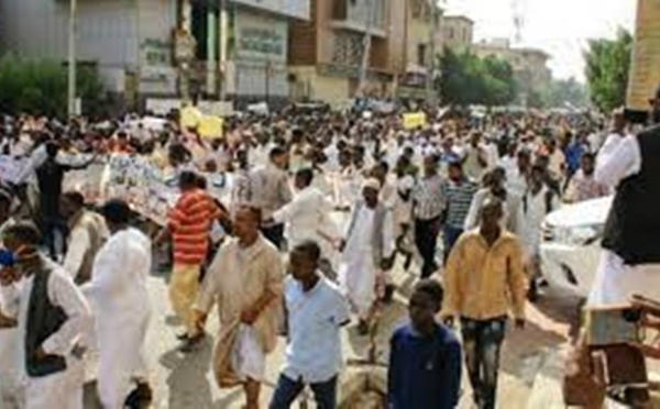 À la Une: week-end sanglant à Khartoum