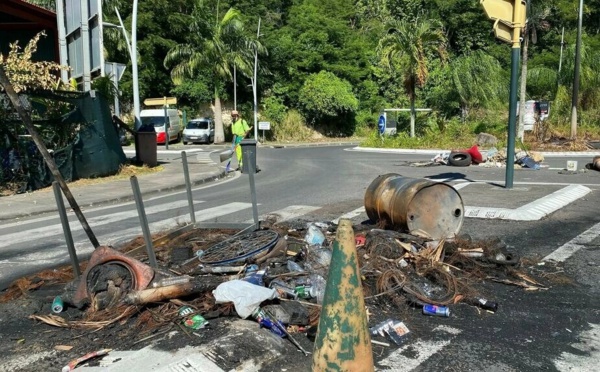 Crise aux Antilles: l'obligation vaccinale, catalyseur d'une situation sociale explosive