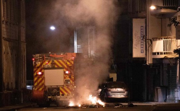 France: en Martinique, des journalistes visés par des coups de feu