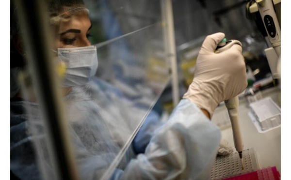 Covid-19 : ce que l'on sait sur le nouveau variant Omicron, venu d'Afrique du Sud ?