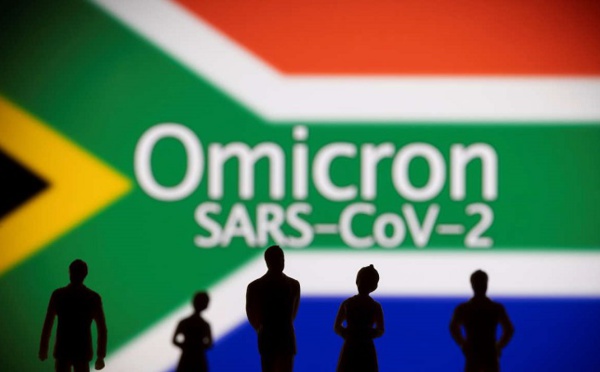 Omicron semble se diffuser plus rapidement et les vaccins sans doute moins efficaces
