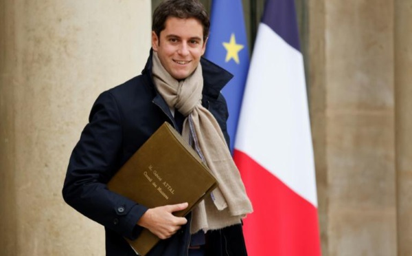 France: le gouvernement espère une adoption du passe vaccinal d'ici fin janvier