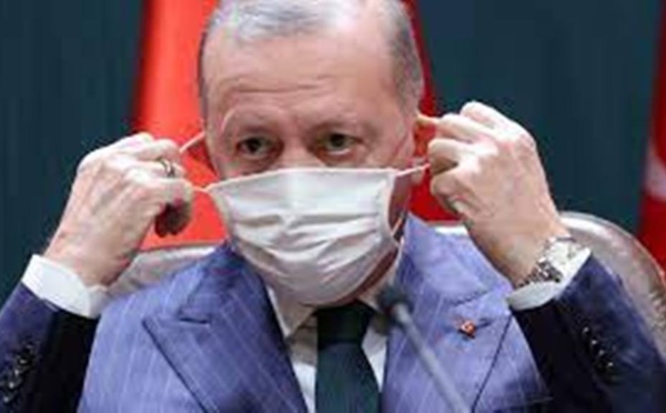 Au sommet Turquie-Afrique, Erdogan promet 15 millions de doses de vaccin au continent