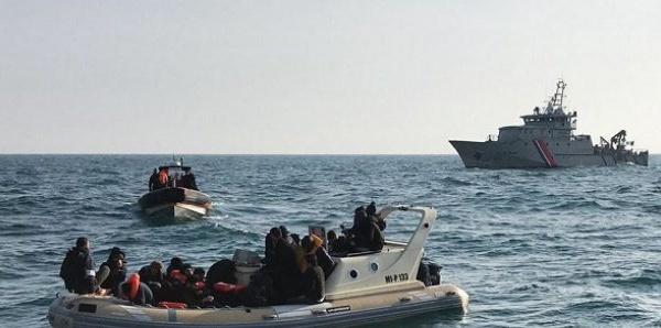 Migrants naufragés dans la Manche: une ONG porte plainte contre Paris et Londres
