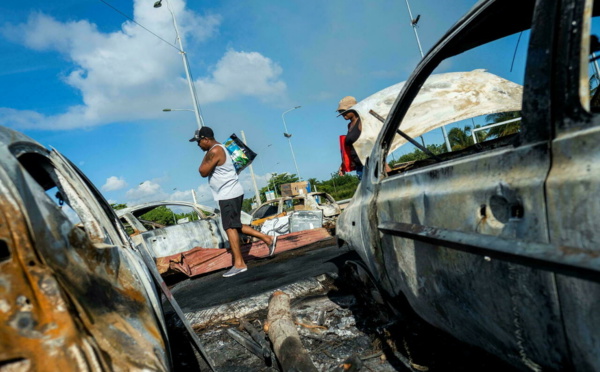 Guadeloupe : des manifestants anti-passe occupent pour la nuit le Conseil régional
