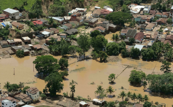 Brésil: inondations massives dans l'État de Bahia, l'eau et l'électricité coupées