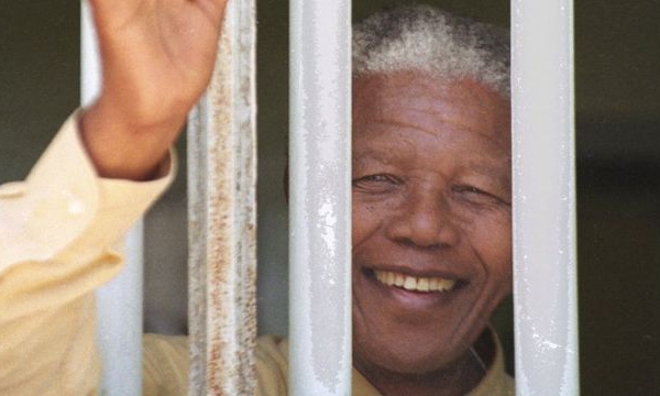 Nelson Mandela : l'Afrique du Sud demande l'arrêt de la vente aux enchères de la clé de sa cellule à Robben Island