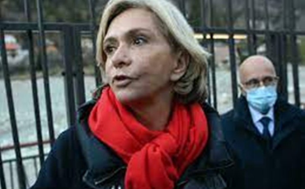 Les oppositions outrées par les propos d'Emmanuel Macron sur les non-vaccinés, la majorité fait bloc