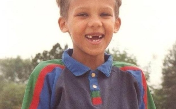 Reconnaissez- vous ce petit garçon trop mignon?