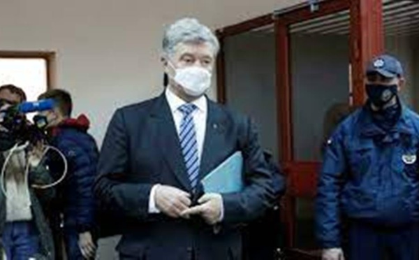 De retour en Ukraine, l'ex-président Petro Porochenko risque la détention