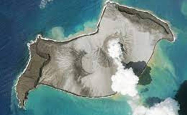 Les îles Tonga toujours coupées du monde après l’éruption d’un volcan et un tsunami