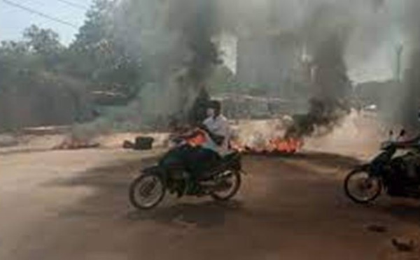 Burkina: rassemblements interdits et manifestants dispersés à coups de gaz lacrymogène