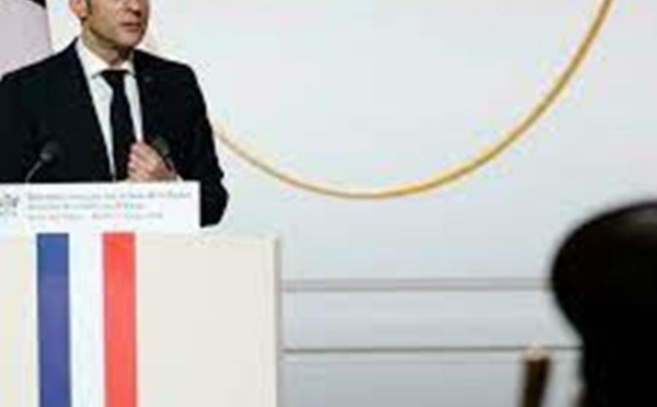 Chrétiens d'Orient : pourquoi la France finance-t-elle des écoles confessionnelles à l'étranger ?