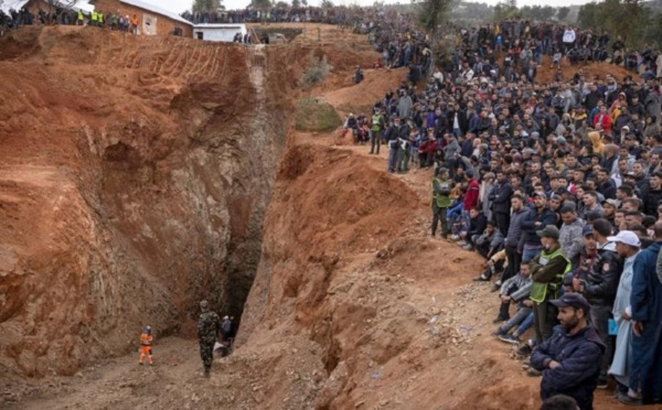 Maroc: les secouristes entrent dans le tunnel pour extraire le petit Rayan