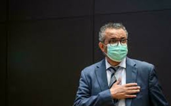 Afrique du Sud : le patron de l'OMS visite les laboratoires de Afrigen