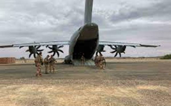 Barkhane: un «dîner de travail» franco-africain à l'Elysée pour discuter de l'avenir de la lutte anti-jihadiste au Sahel