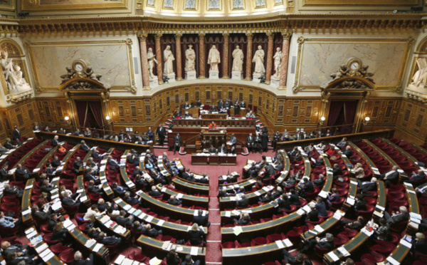 Crise en Ukraine: le Sénat russe approuve le déploiement de soldats en soutien aux séparatistes