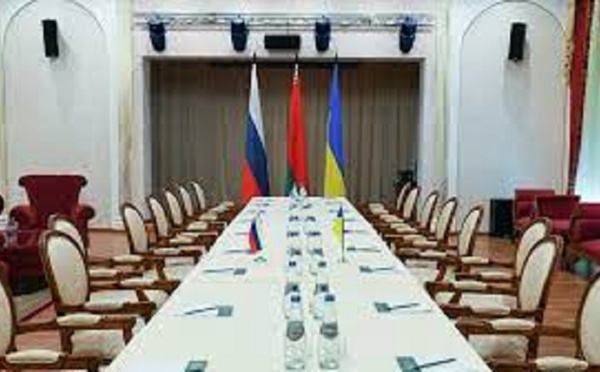 Moscou et Kiev ont accepté de s’entretenir en Biélorussie ce lundi