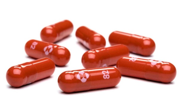 Covid-19: l'OMS recommande la pilule de Merck sous conditions