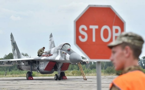 Guerre en Ukraine: livrer des avions de chasse à l’armée ukrainienne, pas si simple