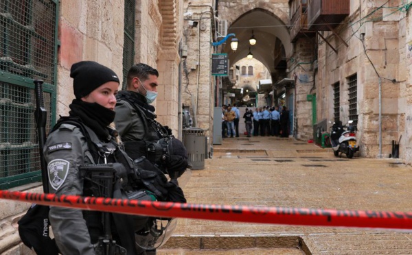 Israël: au moins trois personnes tuées lors d'une attaque au couteau dans le sud du pays