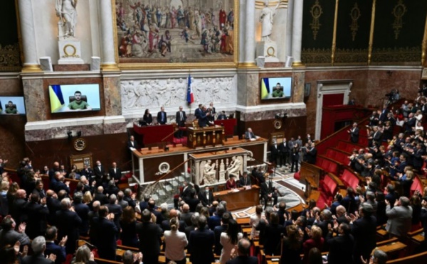 Ukraine: Zelensky demande aux entreprises françaises de quitter la Russie