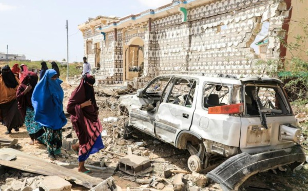 Somalie : des dizaines de morts dans une double attaque revendiquée par les Shebab