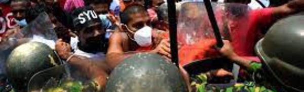 Sri Lanka: un homme tué par la police lors d'une manifestation pour protester contre les pénuries de pétrole et les prix élevés