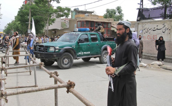Afghanistan: une explosion dans une mosquée fait au moins 33 morts