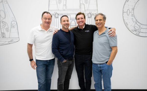 Les quatre membres d'une mission privée de retour de l'espace ont amerri