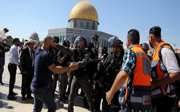 Des dizaines de blessés dans des accrochages sur l'esplanade des Mosquées à Jérusalem-Est