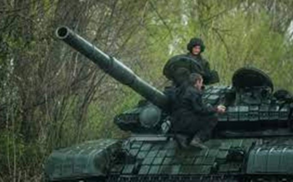 Guerre en Ukraine : les Occidentaux veulent inscrire leur soutien militaire dans le temps long