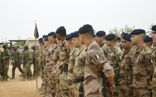 Au Mali, la junte rompt les accords de défense avec la France et l’Europe